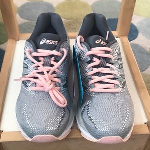 NWOB ASICS Gel-Nimbus 20 running shoes